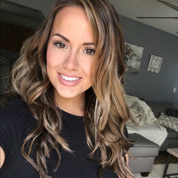 Meet your Posher, Jennifer - Picture 1 of 1